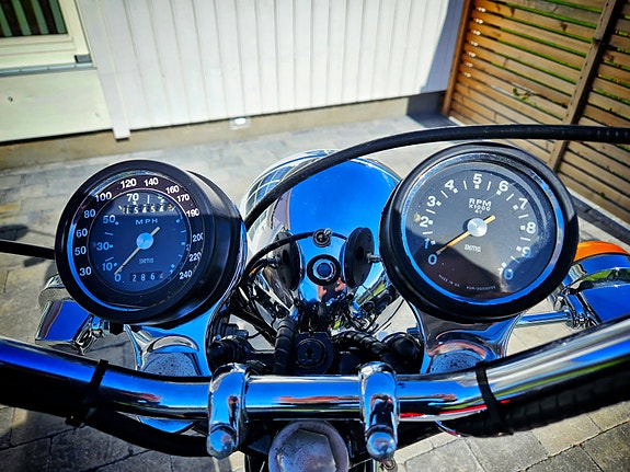 Triumph Bonneville T120 6 of 18