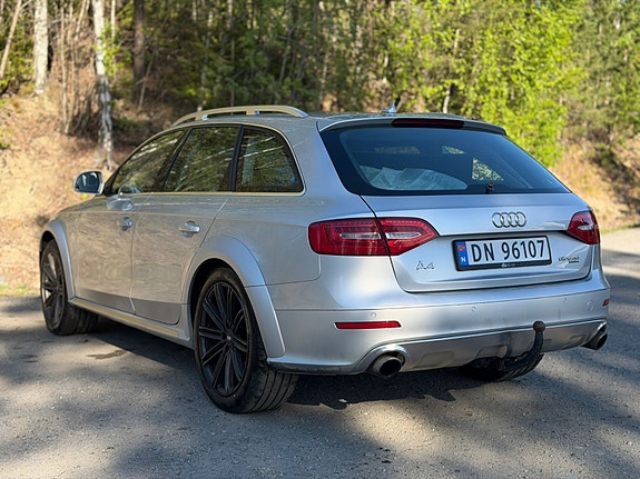 Audi A4 allroad 4 of 5