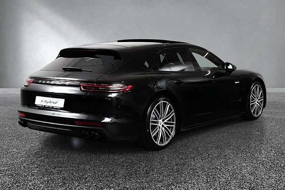Porsche Panamera 4 of 5
