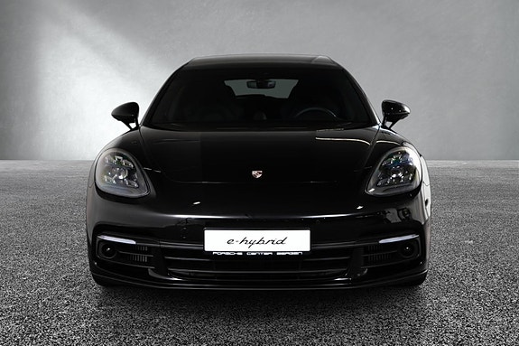 Porsche Panamera 2 of 5