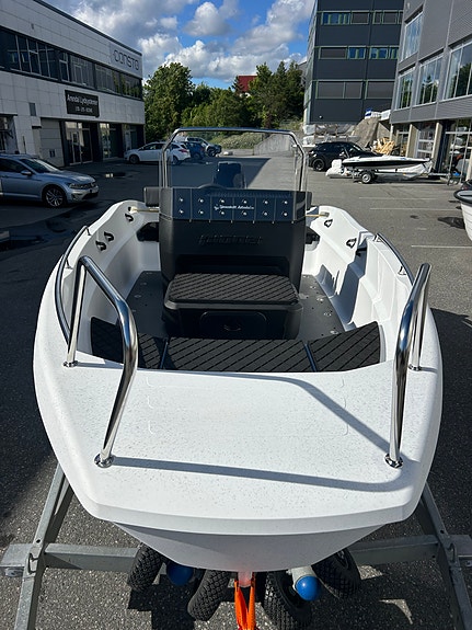 Båt leies ut. Fabrikkny Pioner Explorer 16, 60Hk Mercury 8 of 25