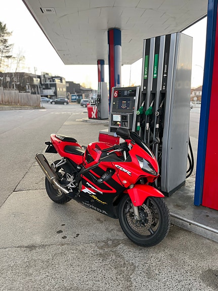 Honda CBR 600 F 4 of 5