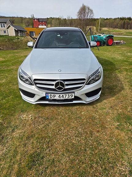 Mercedes-Benz C180 2 of 5