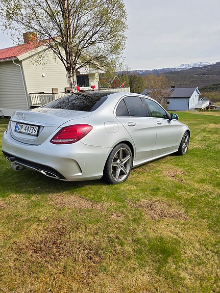Mercedes-Benz C180 4 of 5