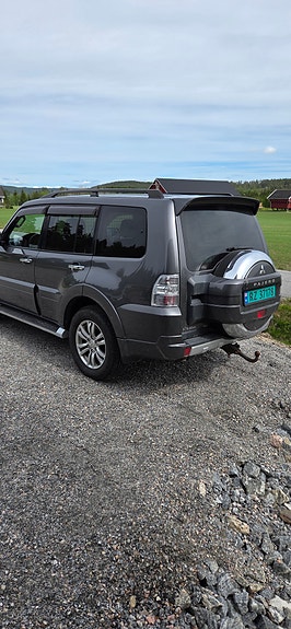 Mitsubishi Pajero 5 of 6