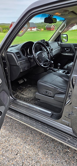 Mitsubishi Pajero 6 of 6
