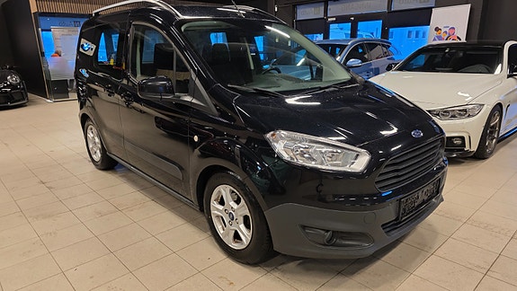 Ford Transit Courier 2 of 5