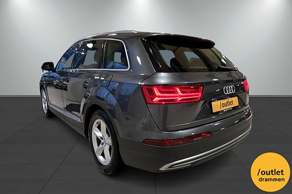 Audi Q7 2 of 24