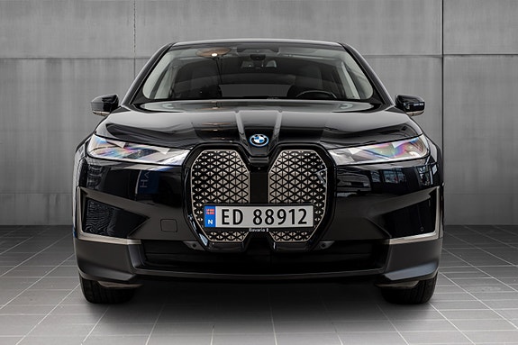 BMW iX 3 of 5