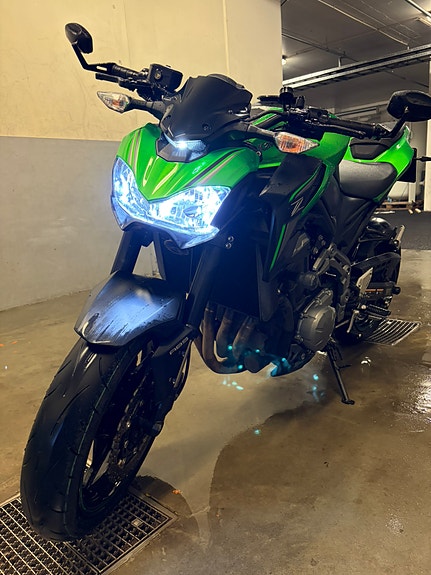 Kawasaki Z 900 7 of 10