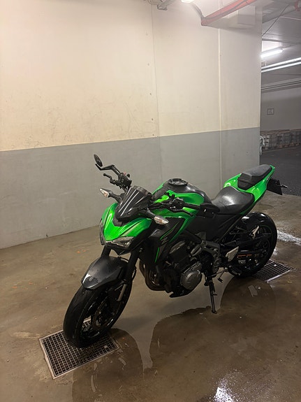 Kawasaki Z 900 9 of 10