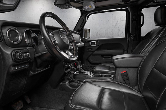 Jeep Wrangler 17 of 24
