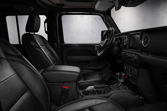 Jeep Wrangler 22 of 24
