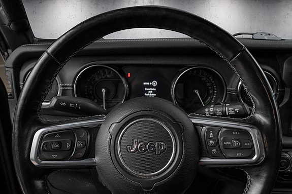 Jeep Wrangler 9 of 24