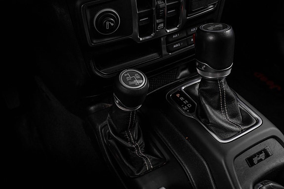 Jeep Wrangler 14 of 24