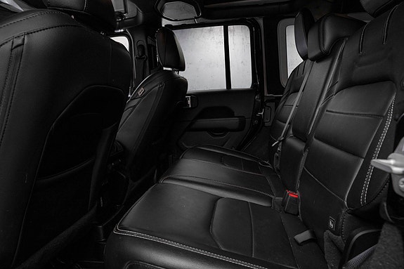 Jeep Wrangler 19 of 24