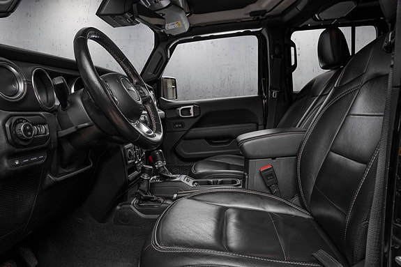 Jeep Wrangler 16 of 24