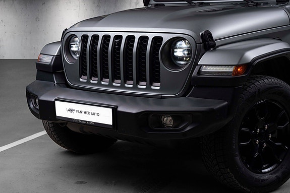 Jeep Wrangler 2 of 24