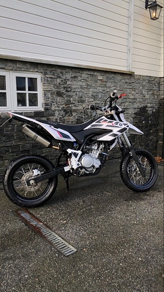 Yamaha WR 125 X 11 of 12