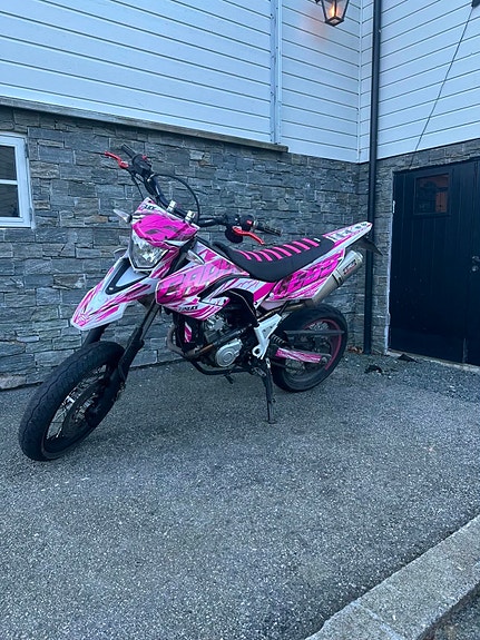 Yamaha WR 125 X 2 of 12