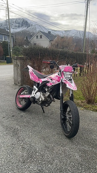 Yamaha WR 125 X 3 of 12