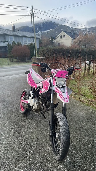 Yamaha WR 125 X 6 of 12