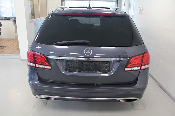 Mercedes-Benz E-Klasse 10 of 30