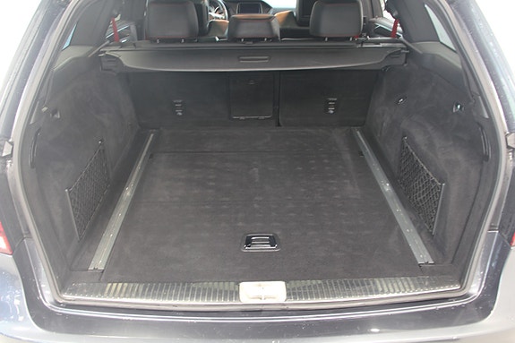 Mercedes-Benz E-Klasse 28 of 30