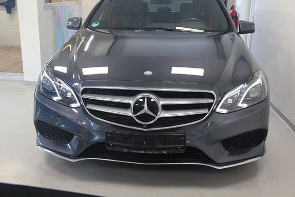 Mercedes-Benz E-Klasse 2 of 30