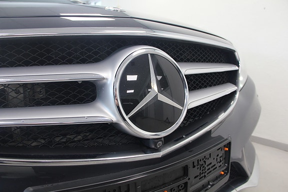Mercedes-Benz E-Klasse 4 of 30