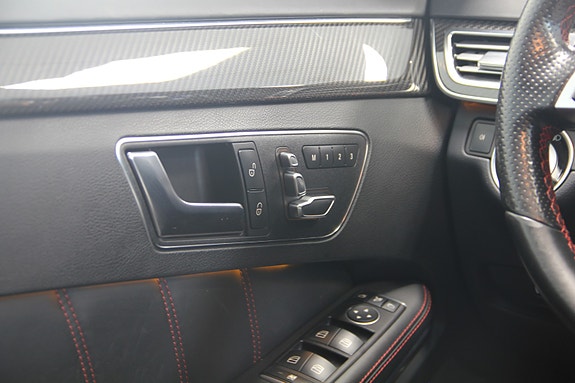 Mercedes-Benz E-Klasse 26 of 30