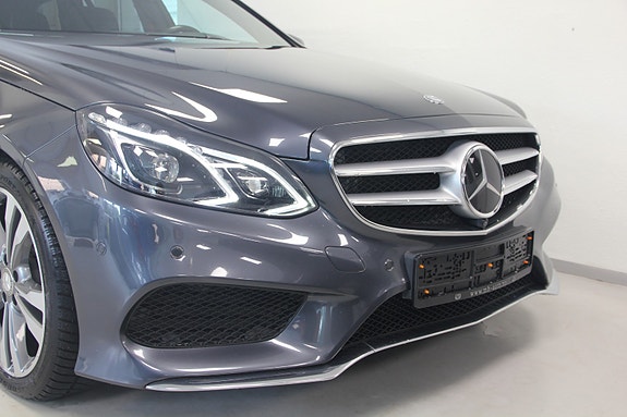 Mercedes-Benz E-Klasse 3 of 30