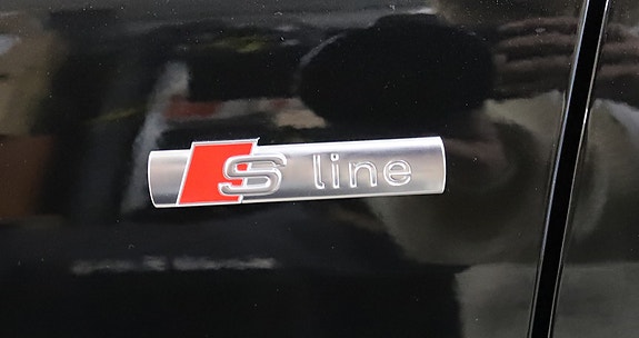 Audi Q4 e-tron 5 of 30