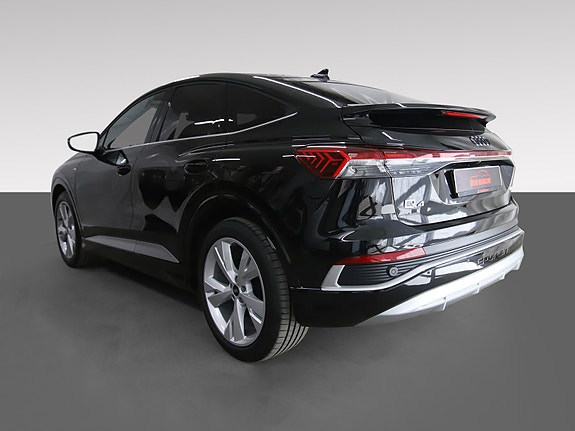 Audi Q4 e-tron 3 of 30