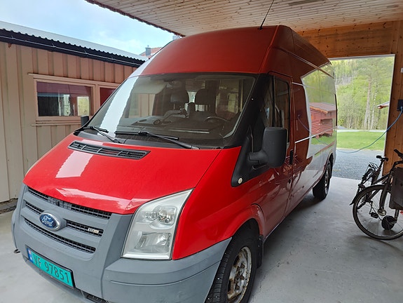 Ford Transit 350L Van 3 of 18