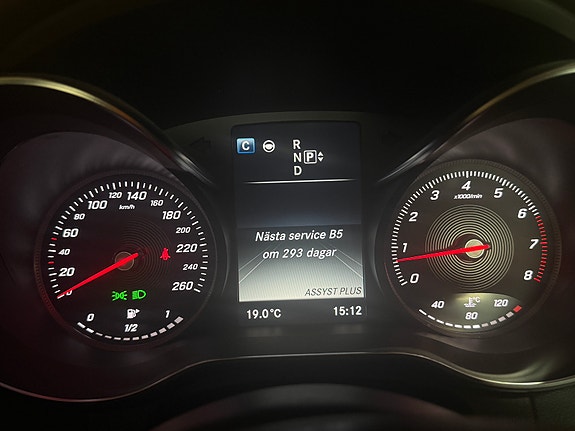 Mercedes-Benz C200 12 of 15