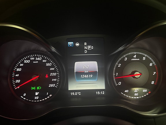 Mercedes-Benz C200 13 of 15