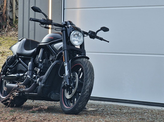 Harley-Davidson VRSCDX Night Rod Special 2 of 5
