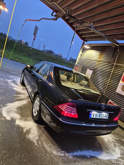 Mercedes-Benz S320 5 of 5