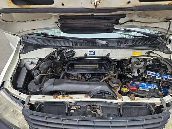 Toyota HiAce 14 of 28