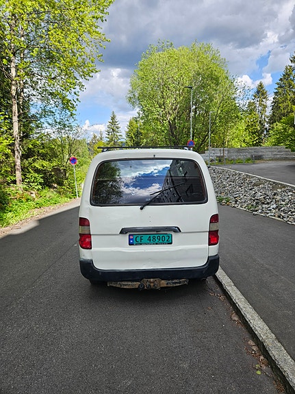 Toyota HiAce 5 of 28