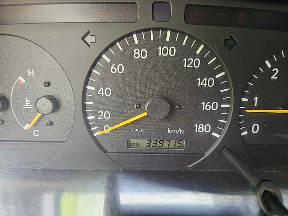 Toyota HiAce 13 of 28