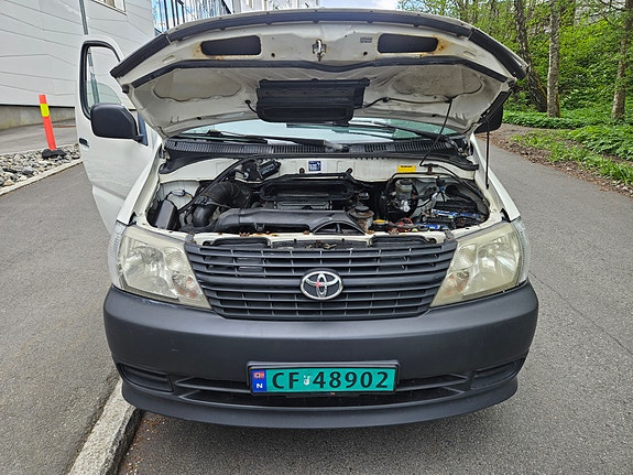 Toyota HiAce 6 of 28