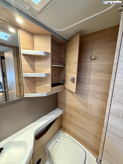 Knaus Sudwind 420 QD m/Stort kjøleskap / Stekeovn 18 of 22