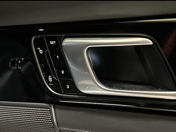 Porsche Panamera 17 of 30