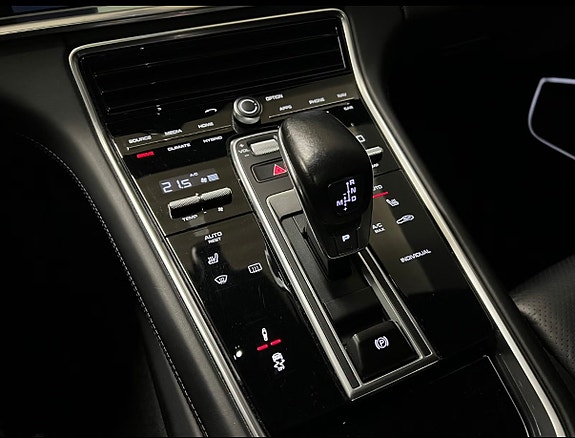 Porsche Panamera 27 of 30