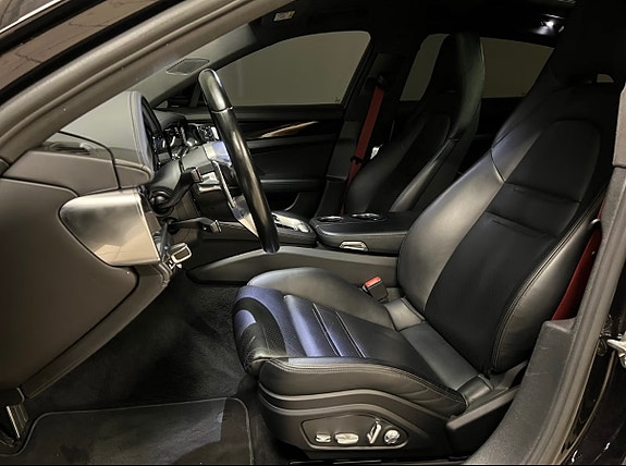 Porsche Panamera 14 of 30