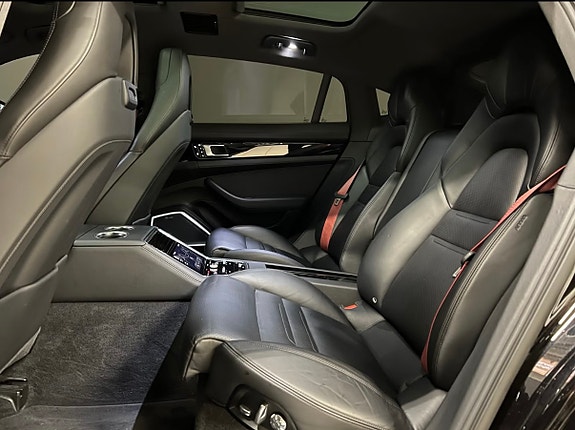 Porsche Panamera 15 of 30