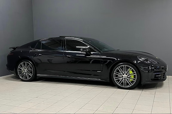 Porsche Panamera 4 of 30