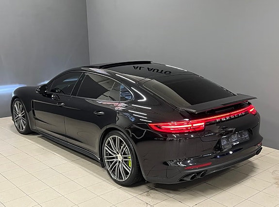 Porsche Panamera 7 of 30